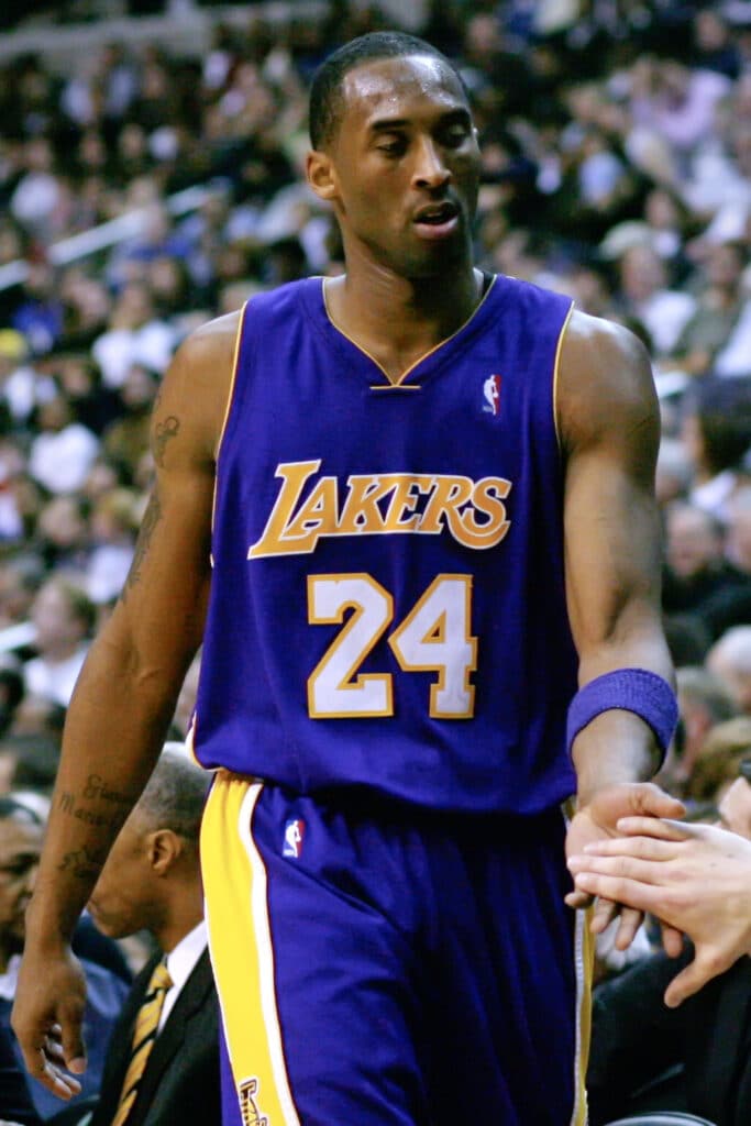 Kobe_Bryant_Washington_Full.jpg: Keith Allison from Baltimore, USAderivative work: Calebrw, CC BY-SA 3.0 , via Wikimedia Commons